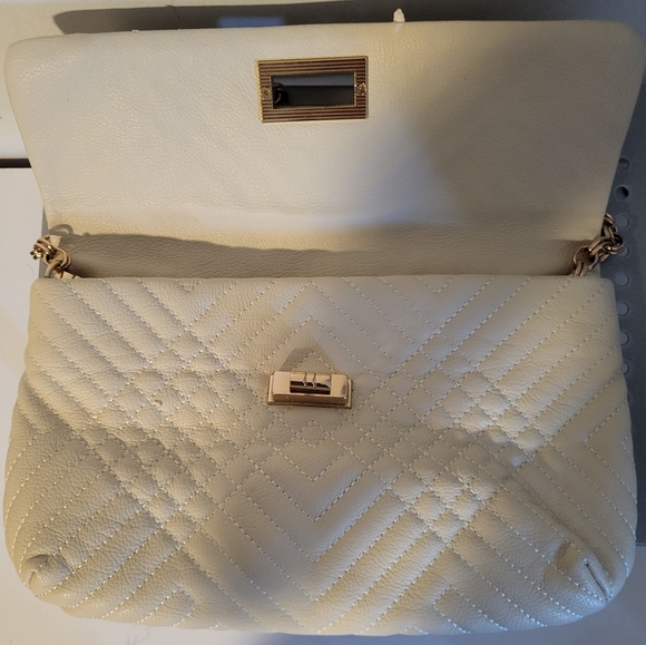 NWOT cute crossbody or shoulder bag. THIS IS NOT LEATHER. Cream/White - Picture 10 of 10